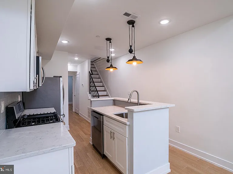 1220 N Lecount St #A — Photo 7
