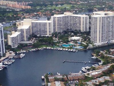 500 Three Islands Blvd APT 221, Hallandale, FL, 33009