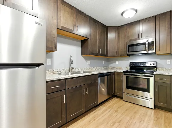 Woodline Condos, 2557 W 3rd St #4, Waterloo, IA 50701