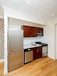 419 East 82nd Street in Yorkville