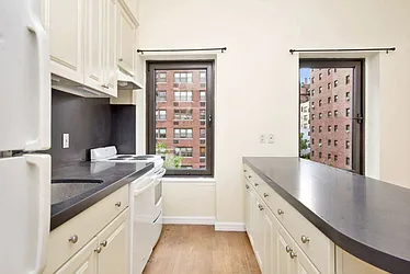 Rented by Optimar International Realty