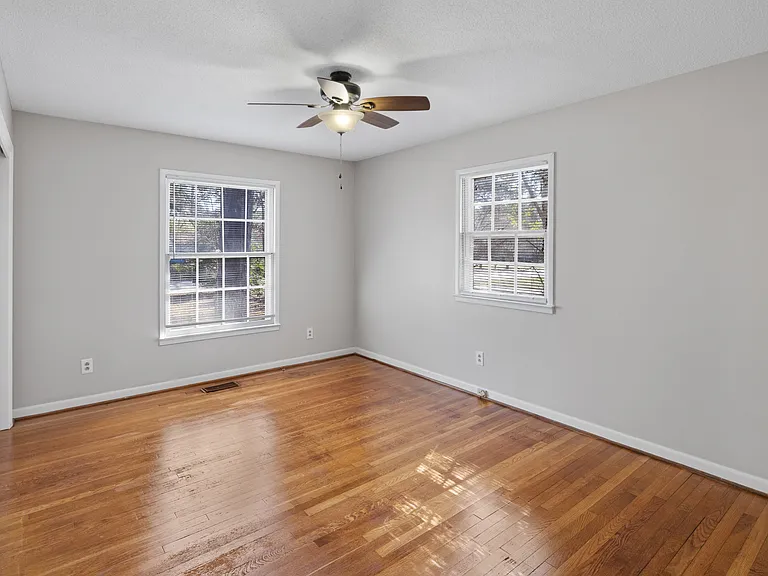 400 Hallmark Rd — Photo 34