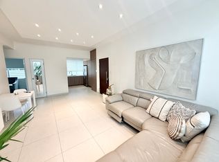 1020 Avenue Luis Vigoreaux, Guaynabo, PR 00966