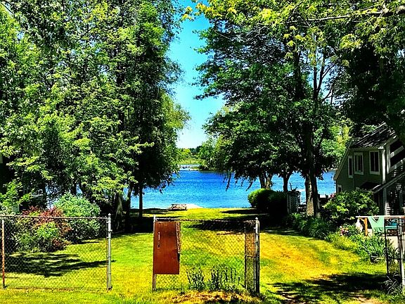 2nd image of 1901 Lakesview Dr