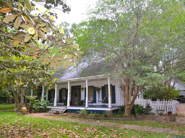 10393 Old Field Rd, Saint Francisville, LA 70775