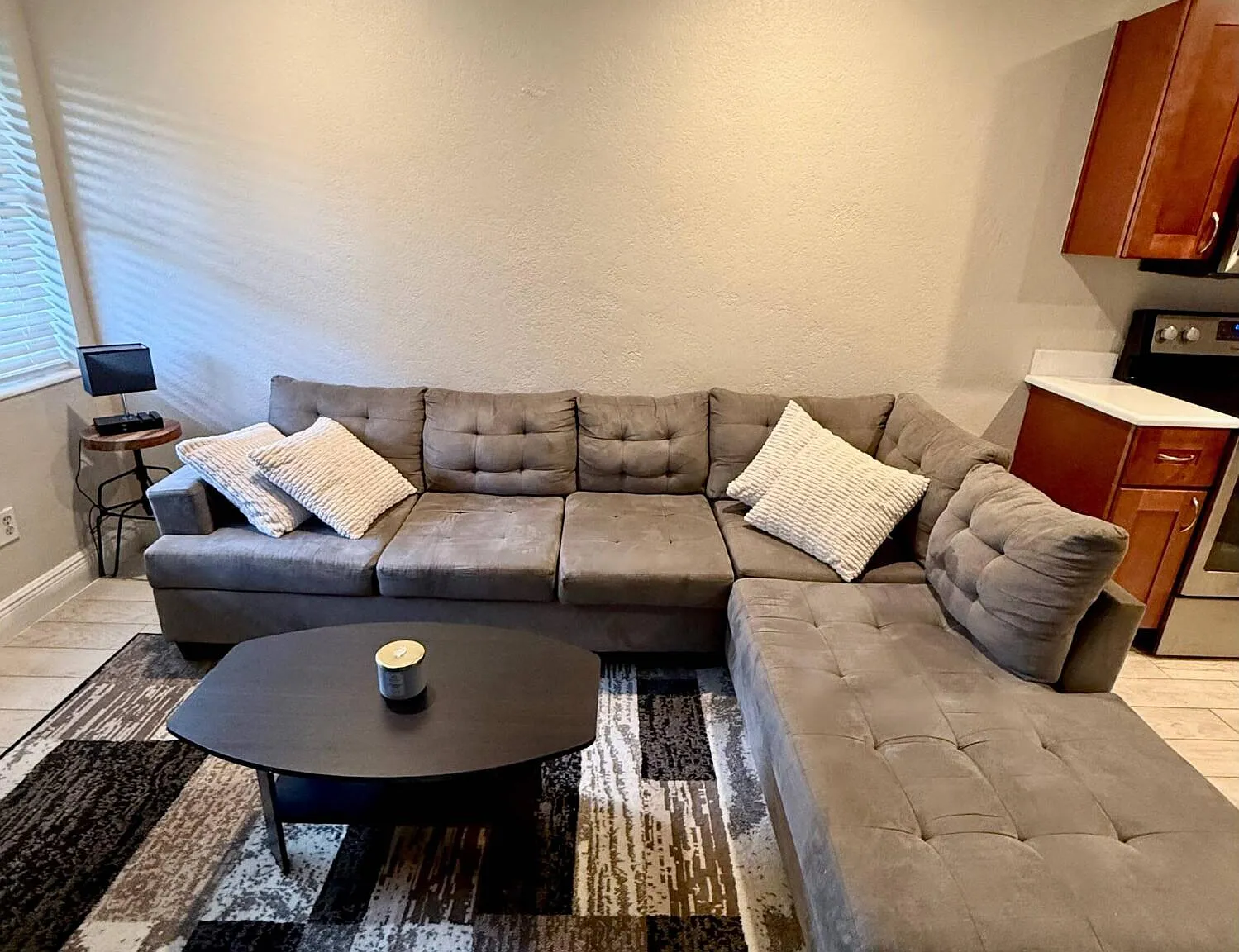 2 bed, 1.0 bath, 770 sqft, $2,490 — Photo 3