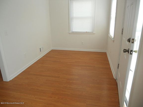 5th image of 260 Hancock Ave #2