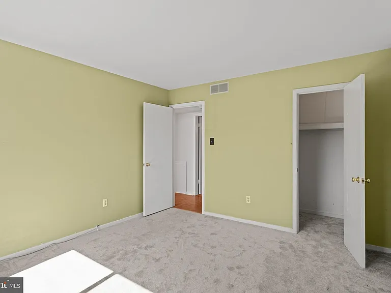 2204 Sandra Rd — Photo 31