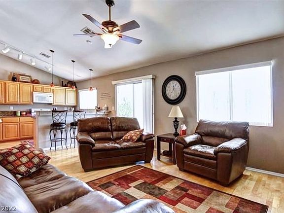 3rd image of 344 John Henry Dr