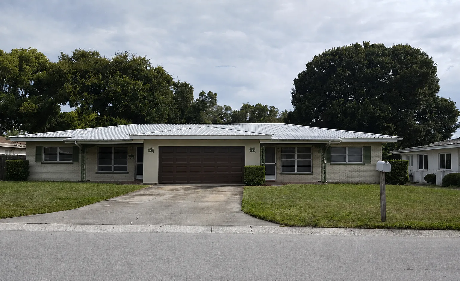 2 bed, 1.5 bath, 1196 sqft, $1,795 — Photo 1
