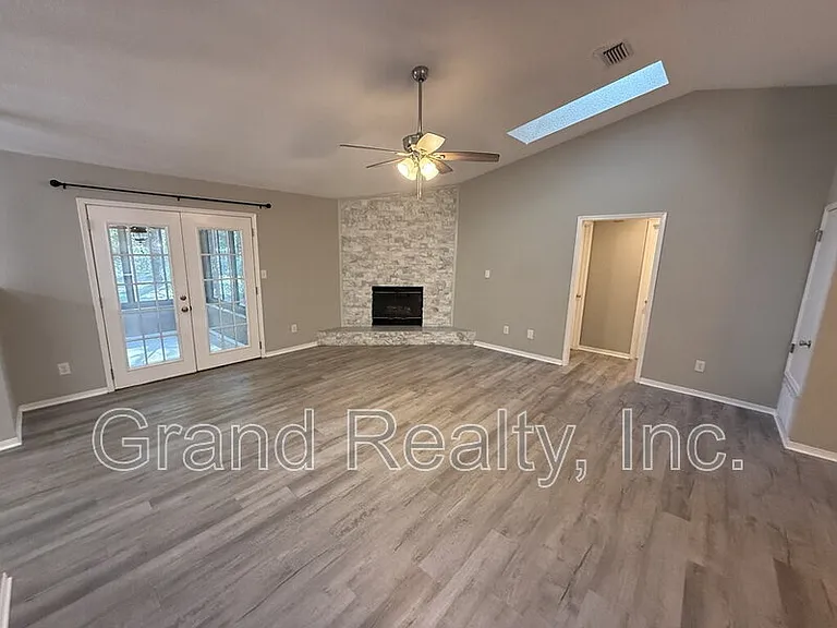 3965 Deerwood Cir — Photo 6