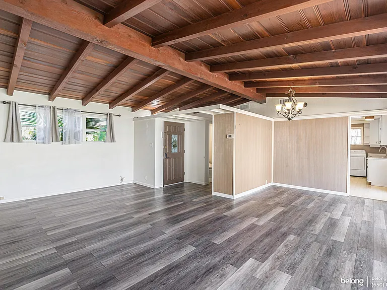 2036 Center Rd — Photo 4
