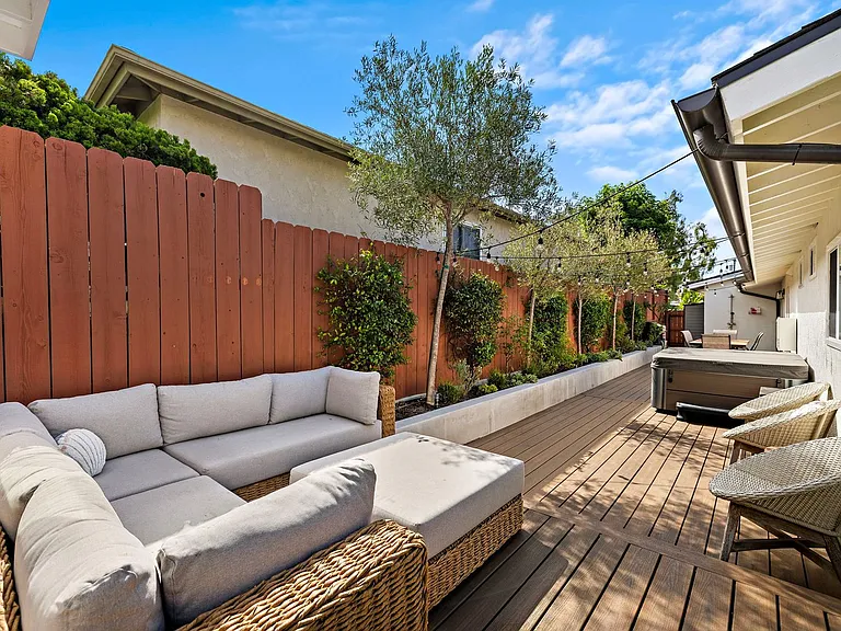 111 Avenida San Fernando — Photo 22