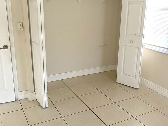 4th image of 12124 NE 5th Ave #1