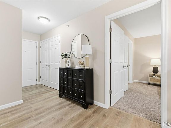5th image of 430 Benton Dr APT A