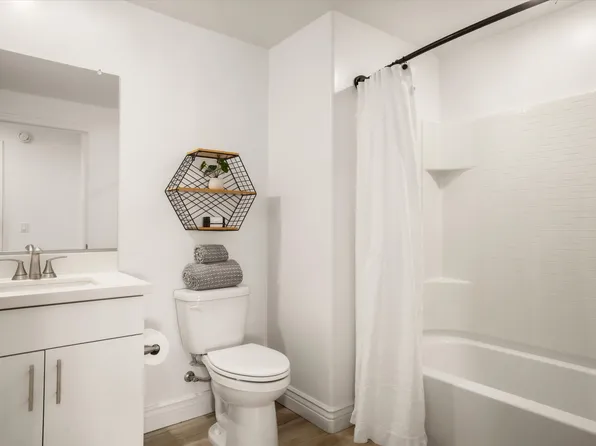 935 Madonna Rd #303, San Luis Obispo, CA 93405