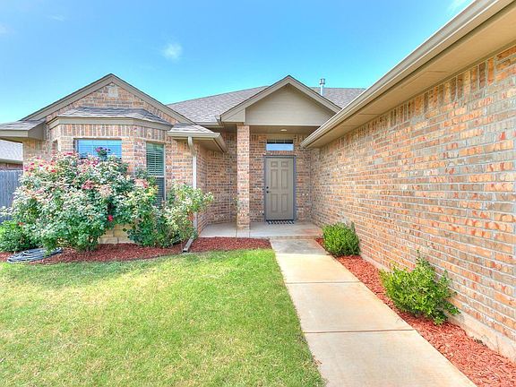 5th image of 609 N White Tail Way