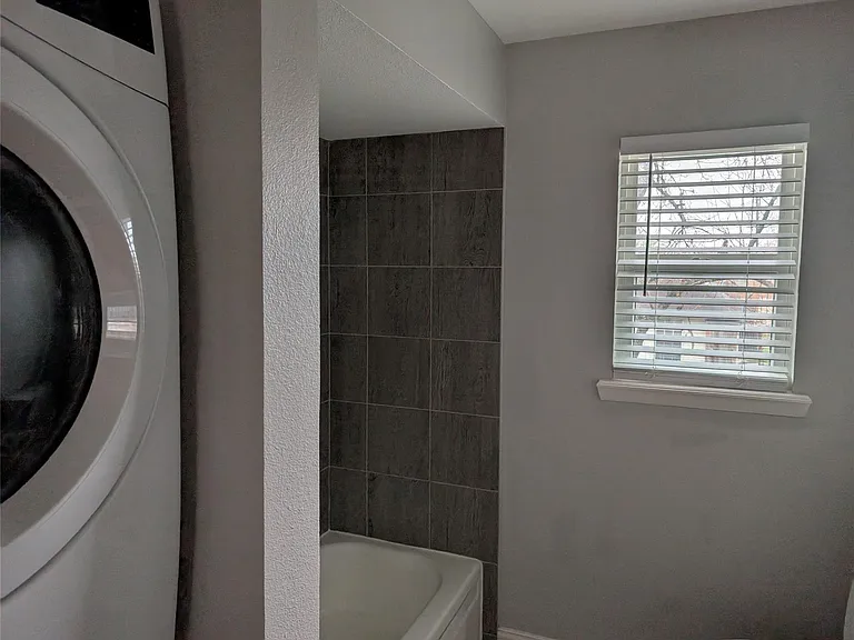 2513 Kowis St #B — Photo 7
