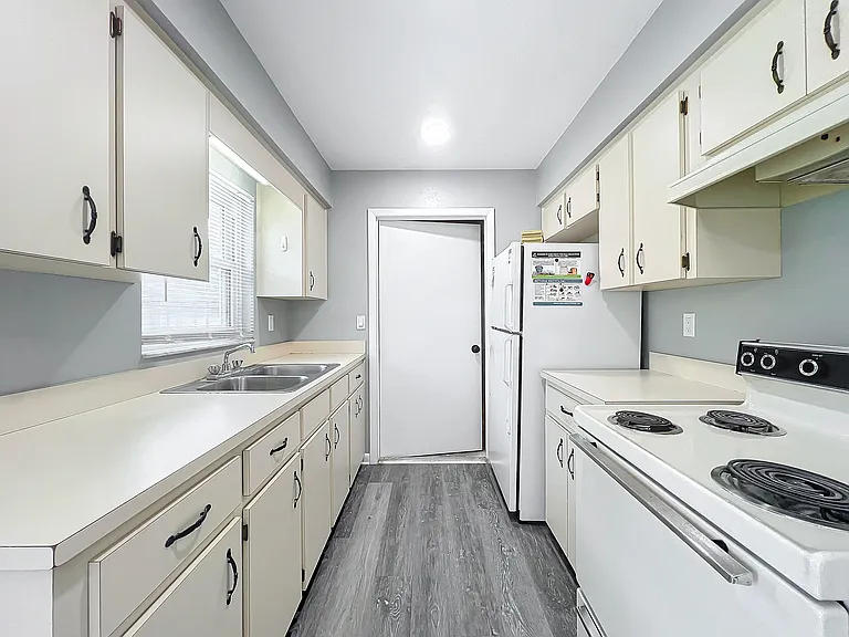 4081 Glisson Dr — Photo 11