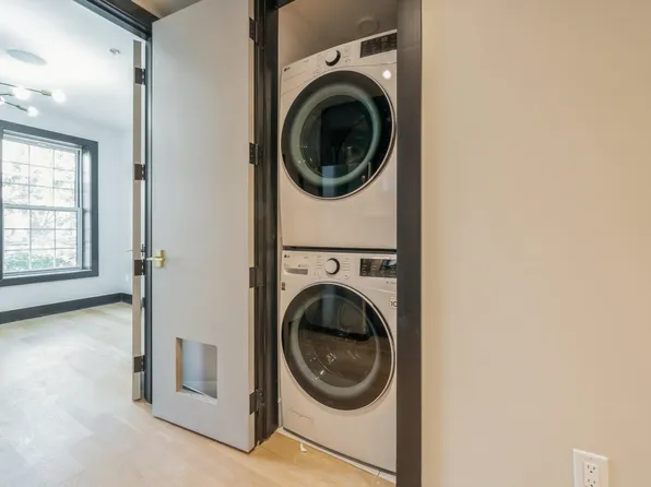 41 Van Wagenen Avenue image 18 of 26