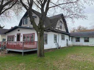 1049 Main St, Gresham, WI 54128