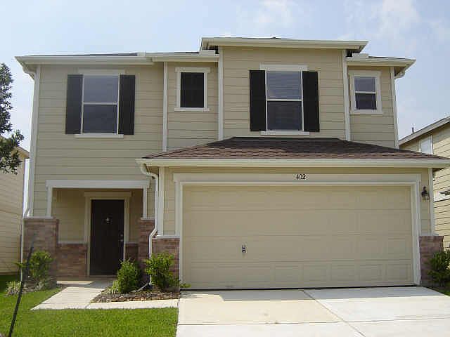 1st image of 402 Mantova Dr