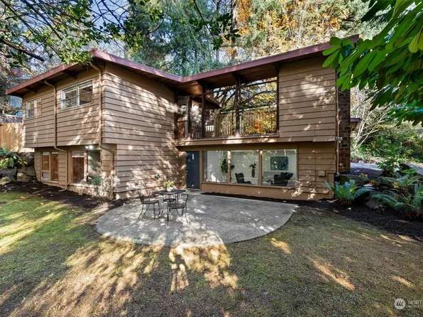18233 29th Place NE, Lake Forest Park, WA 98155