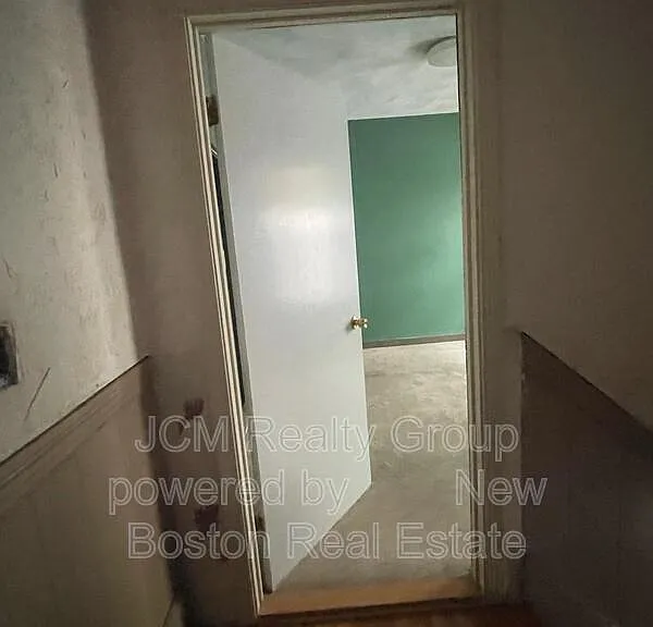 98 Margin St #2L — Photo 14