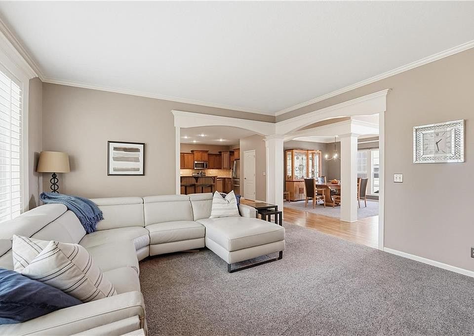 1st image of 15603 Linden Ln