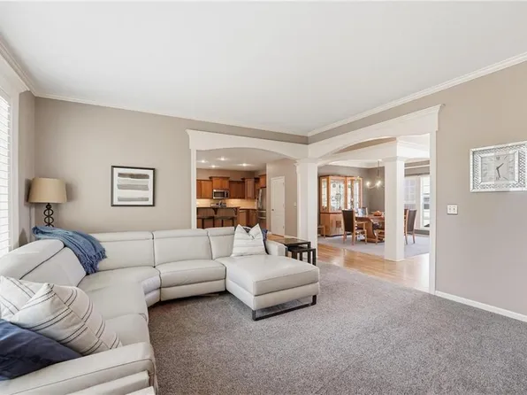 15603 Linden Ln, Overland Park, KS 66224