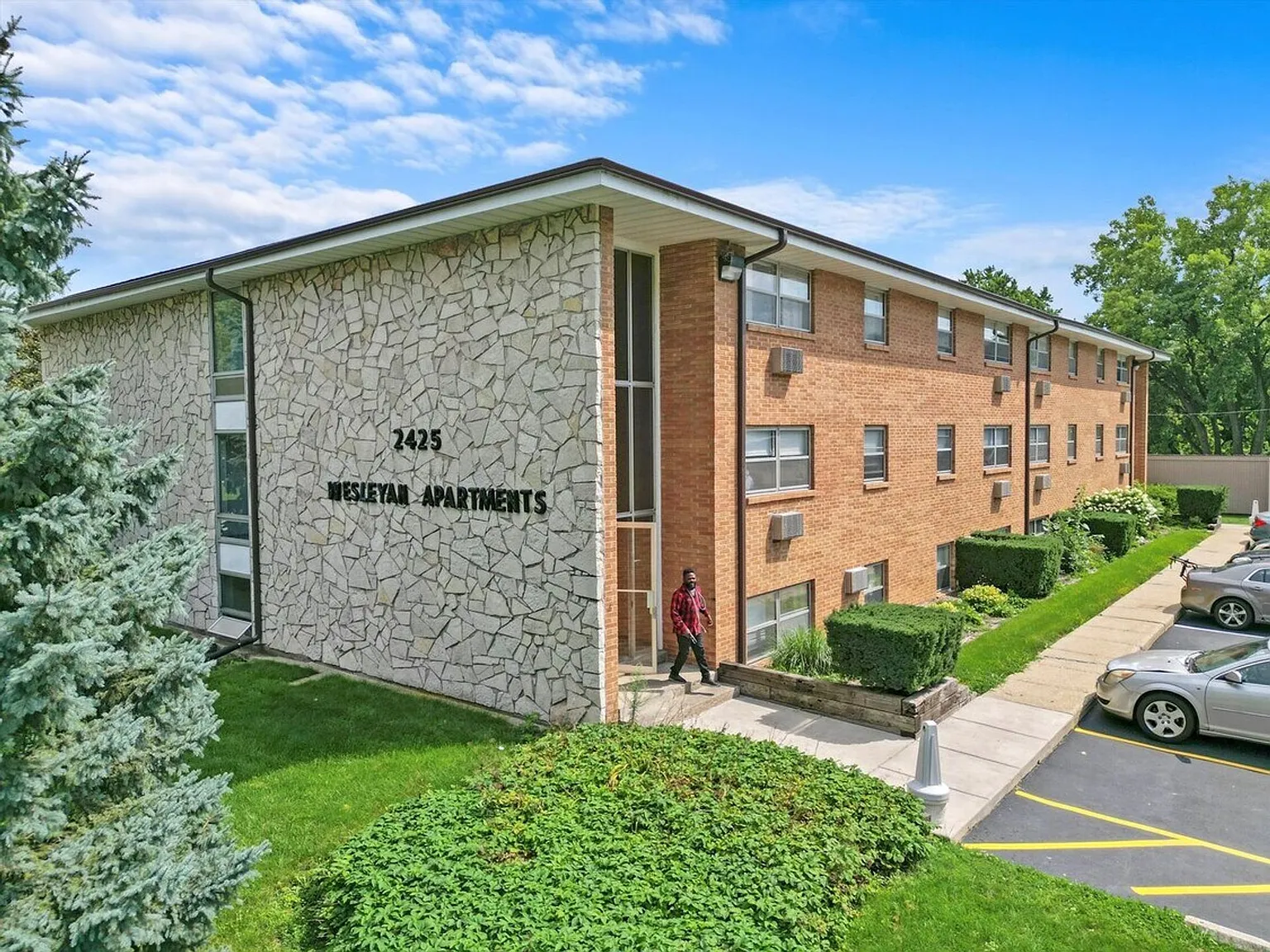 Wesleyan Apartments — Photo 1