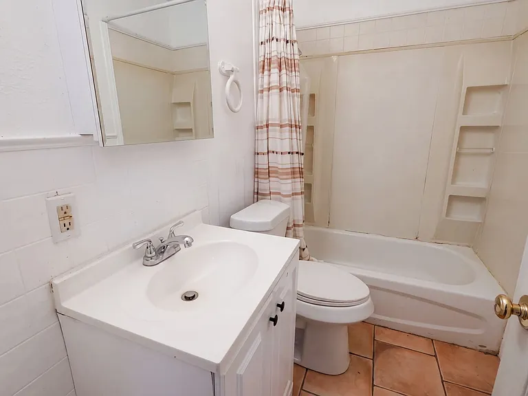 4600 Voss Dr — Photo 7