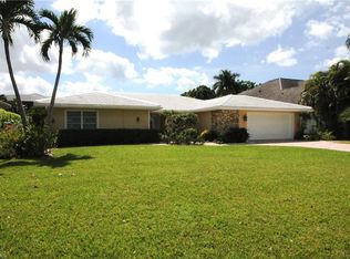 656 Binnacle Dr, Naples, FL 34103