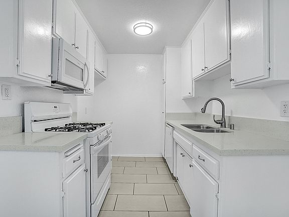 4th image of 10619 Landale St APT 204