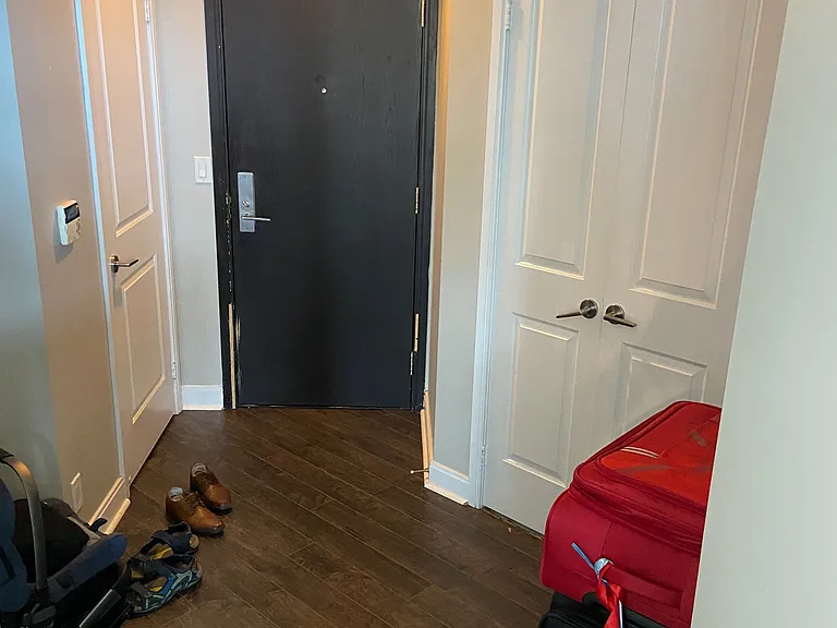 70 Absolute Ave E #703 — Photo 27