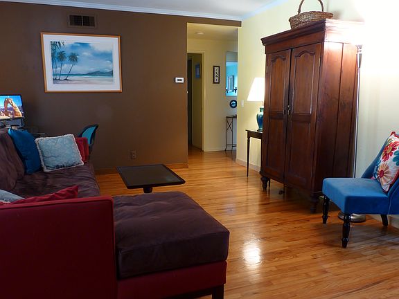 4th image of 7652 Dartmoor Ave