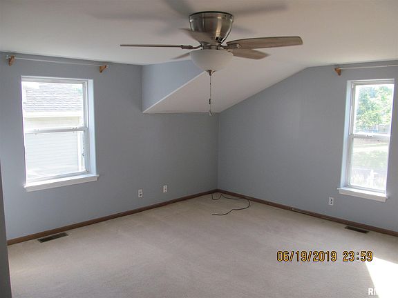 5th image of 412 Parkview Dr