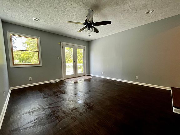 5th image of 5733 W Rockville Rd