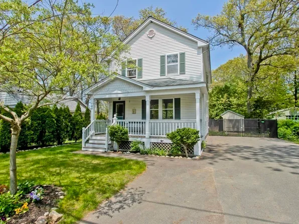 46 Summer Dr, Southwick, MA 01077