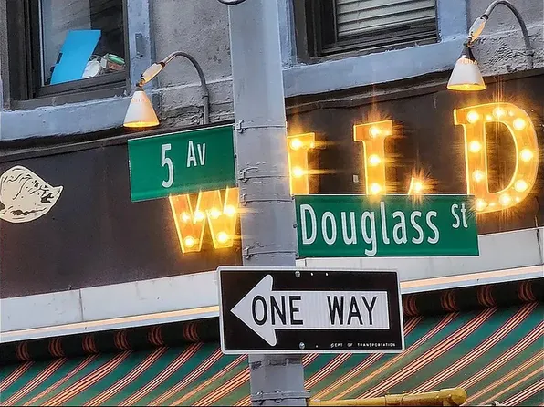 412 Douglass Street image 13 of 15