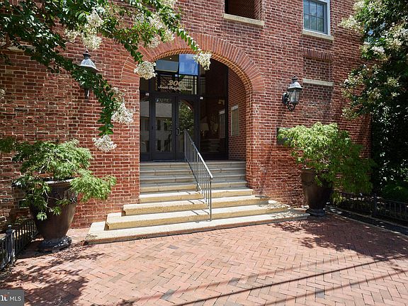 2nd image of 200 S Fairfax St APT 1