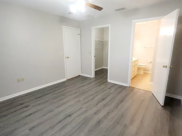 410 Landing Blvd — Photo 11