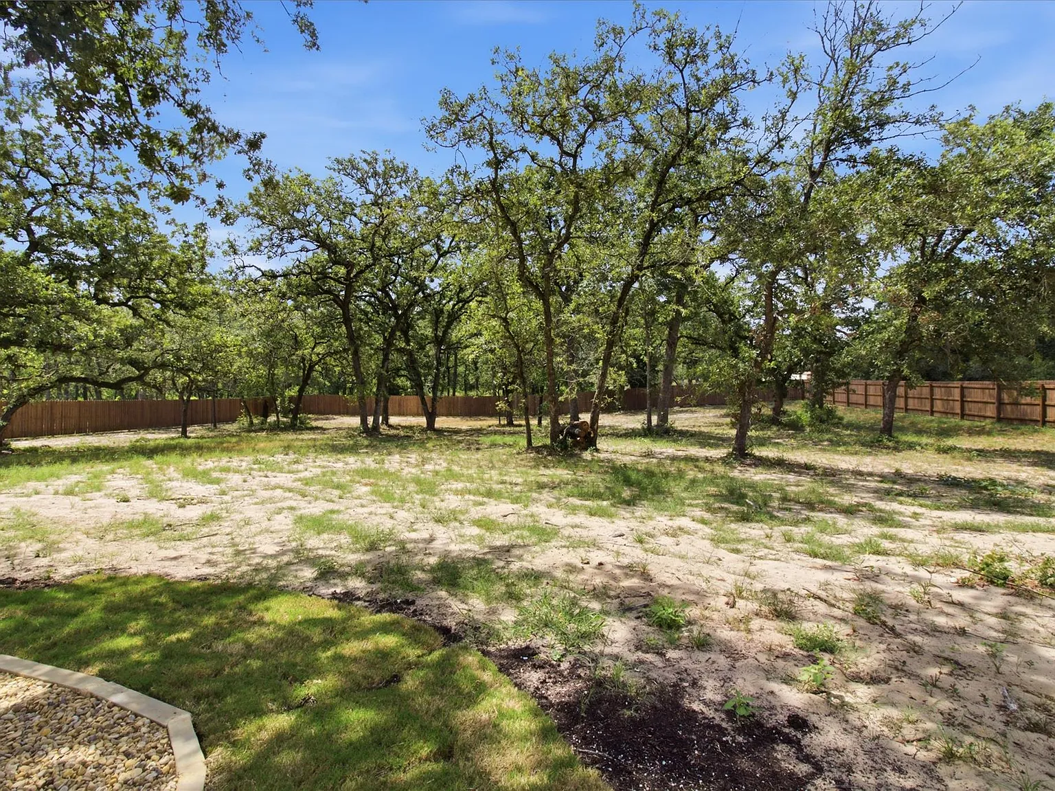 3 bed, 2.0 bath, 1334 sqft, $1,850 — Photo 4
