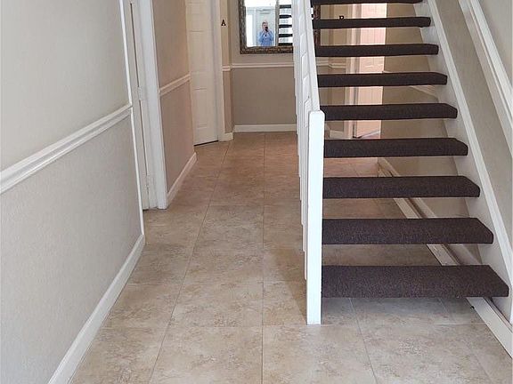 5th image of 5801 Coach House Cir APT B