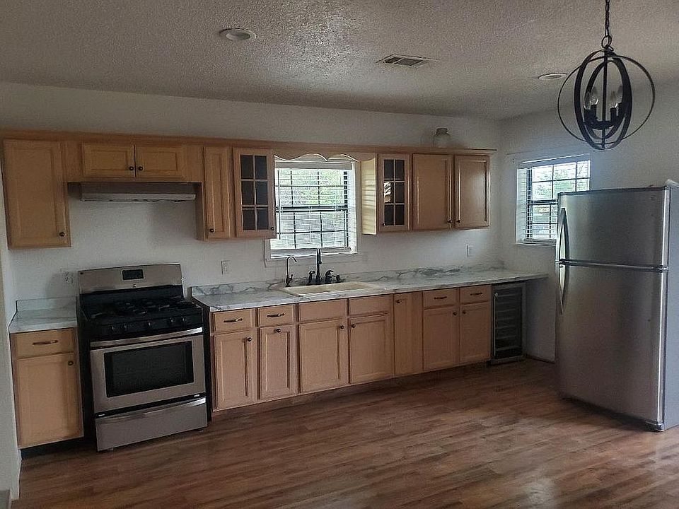 1st image of 1311 N Valentine St
