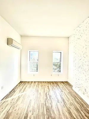 Rented by Pear NYC LLC | media 41