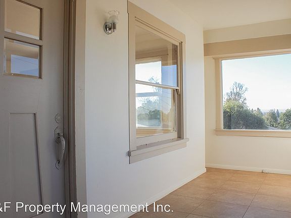 2nd image of 3624 Fir St
