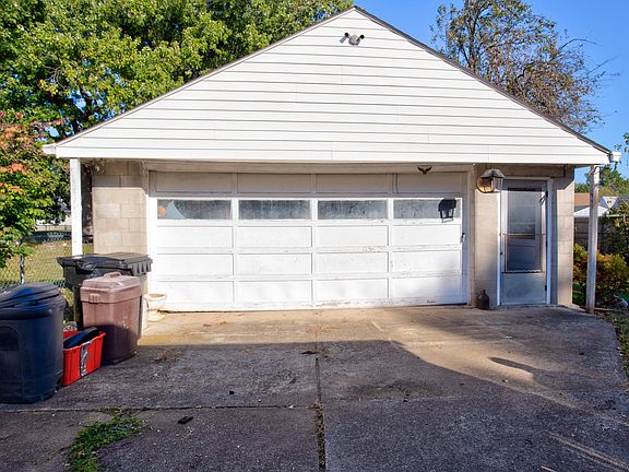 3rd image of 873 Molter Ave