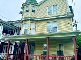 1715 Sanderson Ave, Scranton, PA