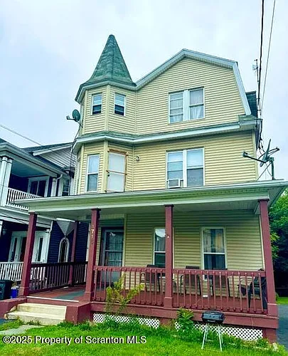 1715 Sanderson Ave #1 Photo 1